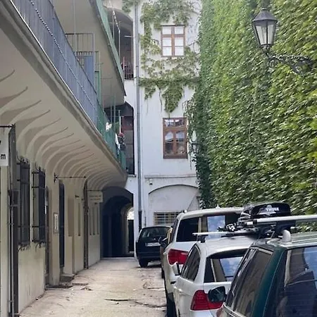 Location In The Centre Of Old Town 아파트 *